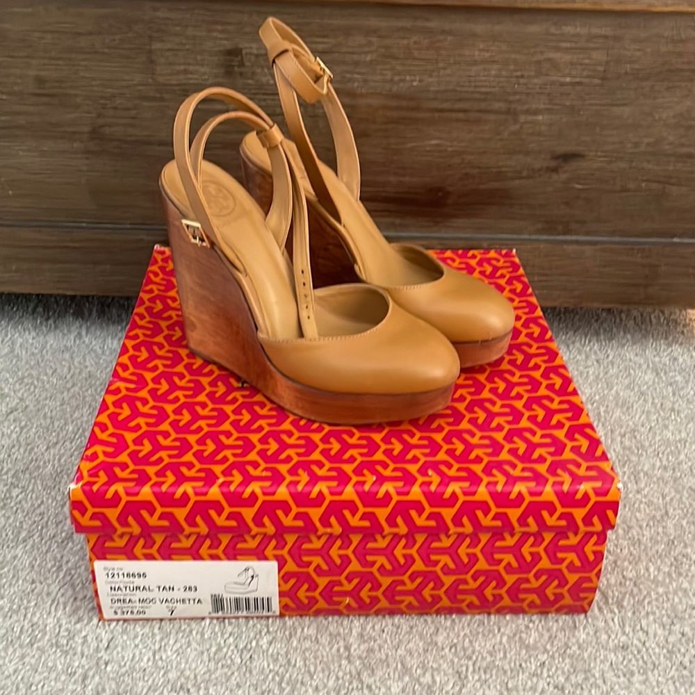 Tory Burch Drea Moc Vachetta
Wood Wedges - 5 inches heel size 7